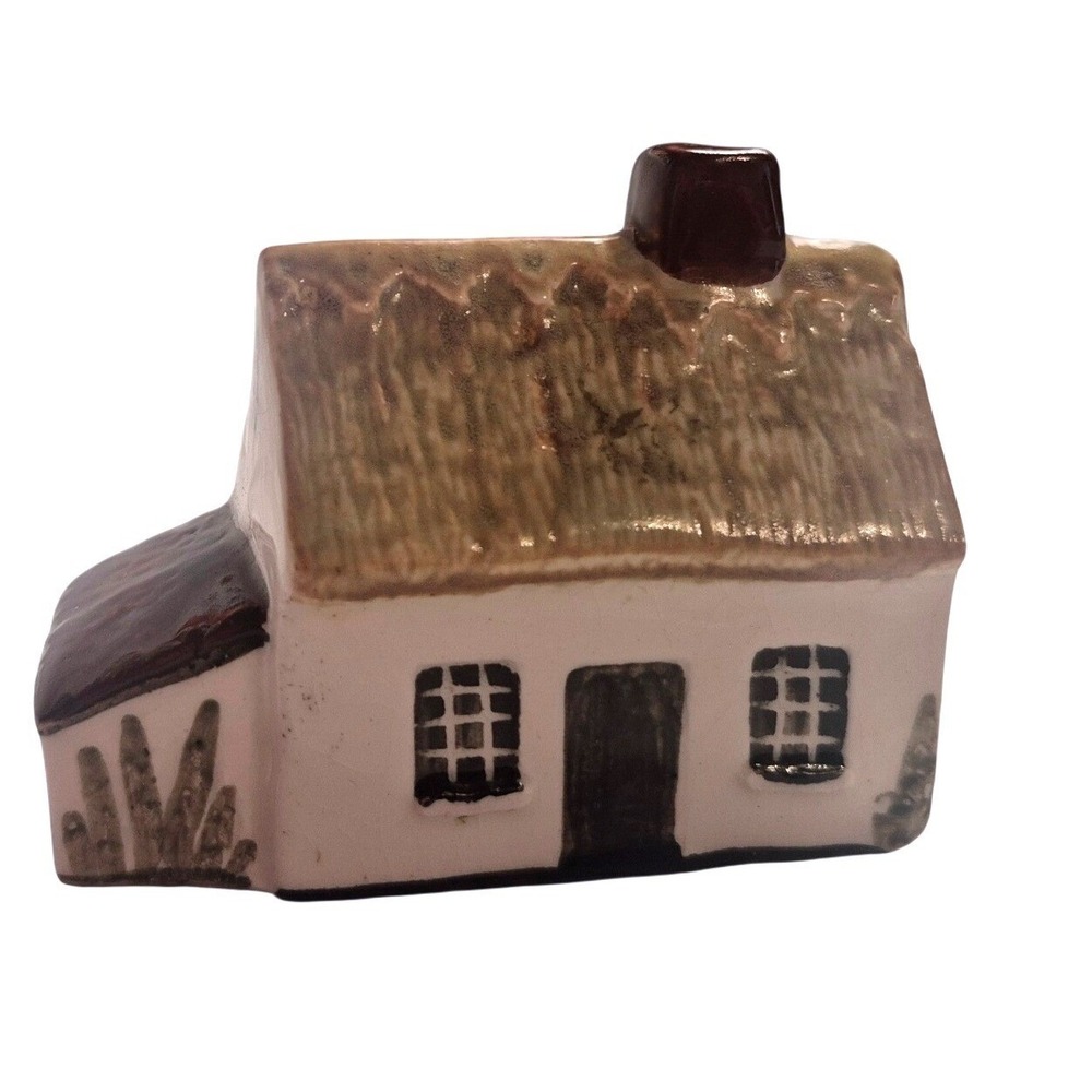 Keller Charles Miniature Thatched Roof Cottage – Hand‑Painted Ceramic Figurine